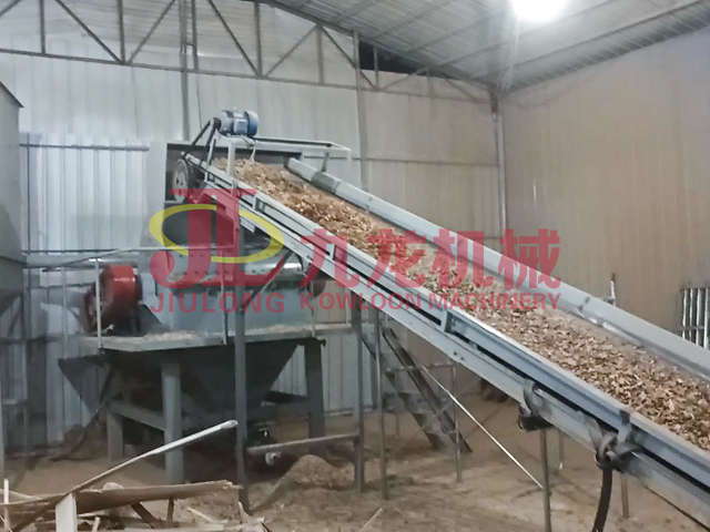 宜春廢舊木材粉碎處理（lǐ）現場