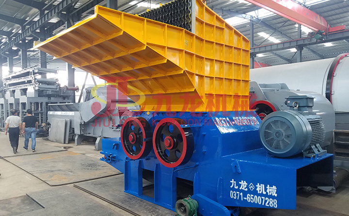 旋轉式樹墩破碎機 旋轉式樹墩破碎機