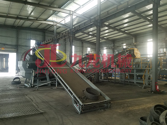 商(shāng)丘廢舊輪胎破(pò)碎處理現場