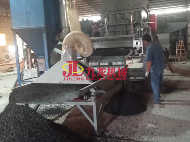 廢舊輪胎(tāi)粉(fěn)碎生產線