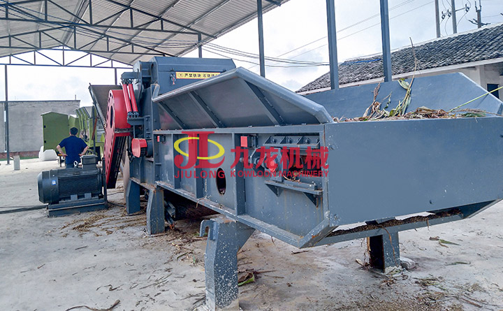 大（dà）型秸稈粉碎機