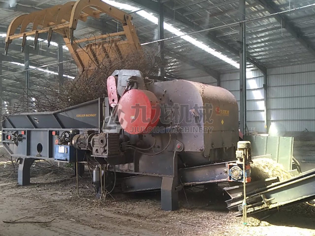 北京大型樹枝(zhī)粉碎機現場
