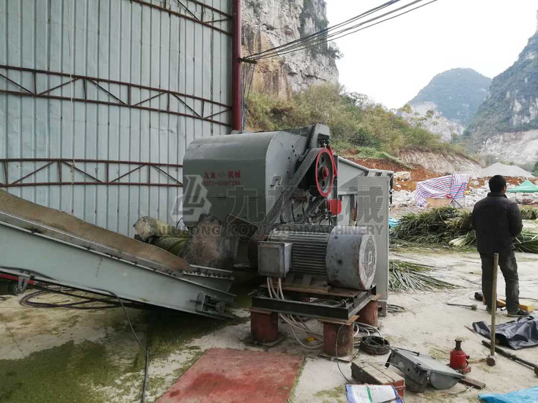 青貯秸（jiē）稈粉碎機