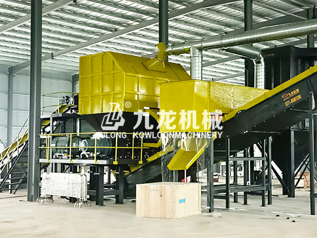 大(dà)件生活垃圾破碎生產線