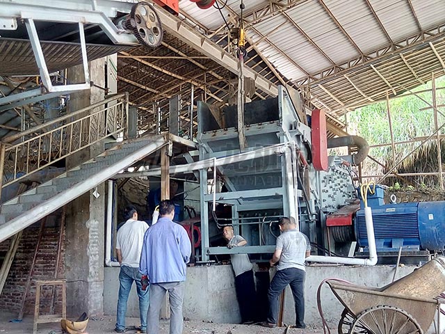 廢（fèi）鐵破碎機