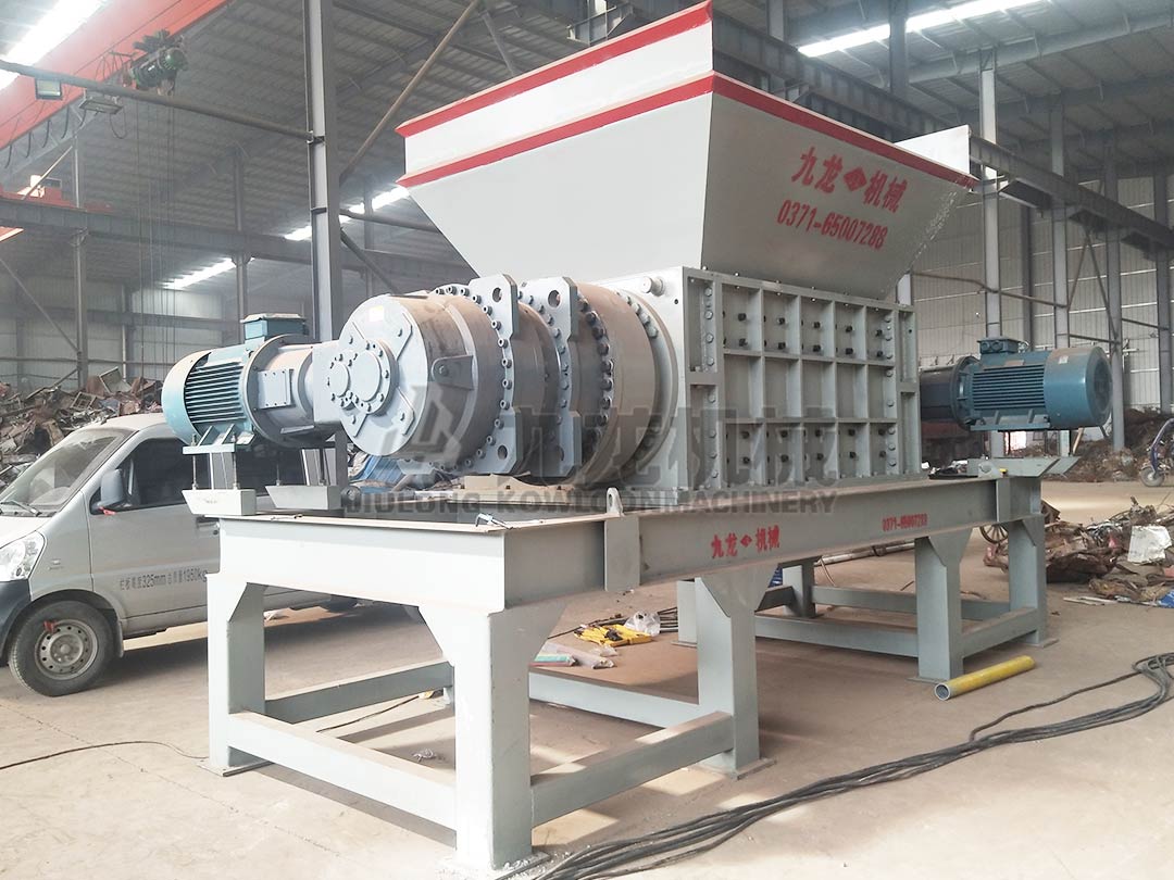 輕薄料撕碎（suì）機